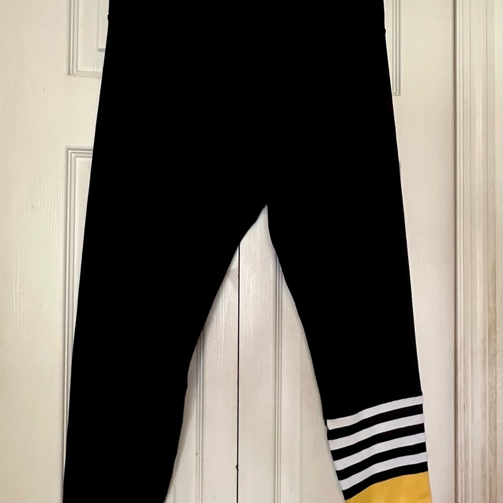 ZYIA Black and Yellow Leggings with Athletic Ankle Design